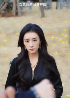 擦边~女总裁的秘密-都市言情