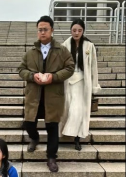 捡个大将军回家擦桌子-都市日常海报