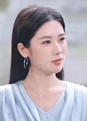 净身出户我转身成为药业女王-动漫合集海报