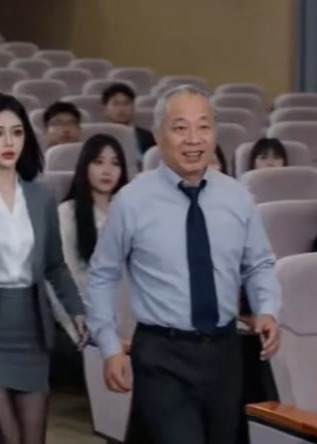 女儿的奖杯被抢后我摊牌了-动漫合集海报