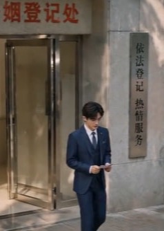 三年婚姻一纸荒唐-动漫合集海报