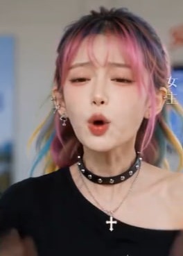 精神小妹成了全家的救星-动漫合集