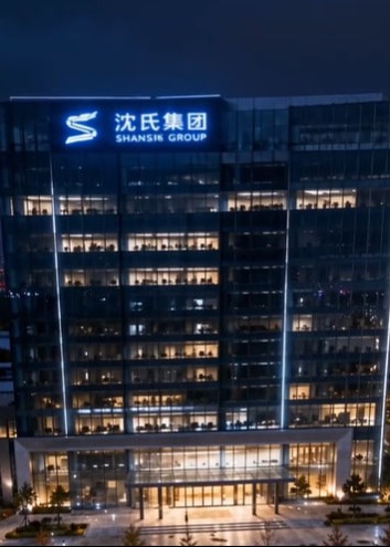 未婚妻选择白月光我带走百亿专利-动漫合集海报