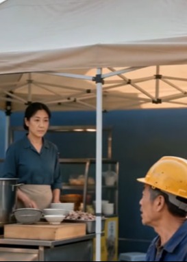 一勺青菜都不肯加我把整个剧组盒饭换了-动漫合集