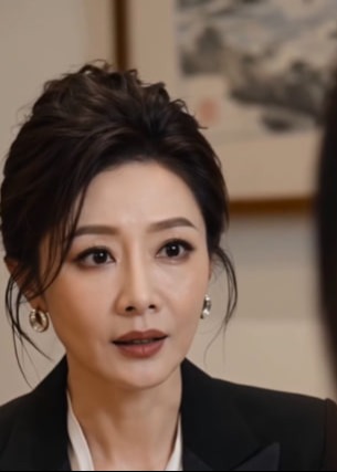 开学当天冒牌千金撞上真千金-动漫合集